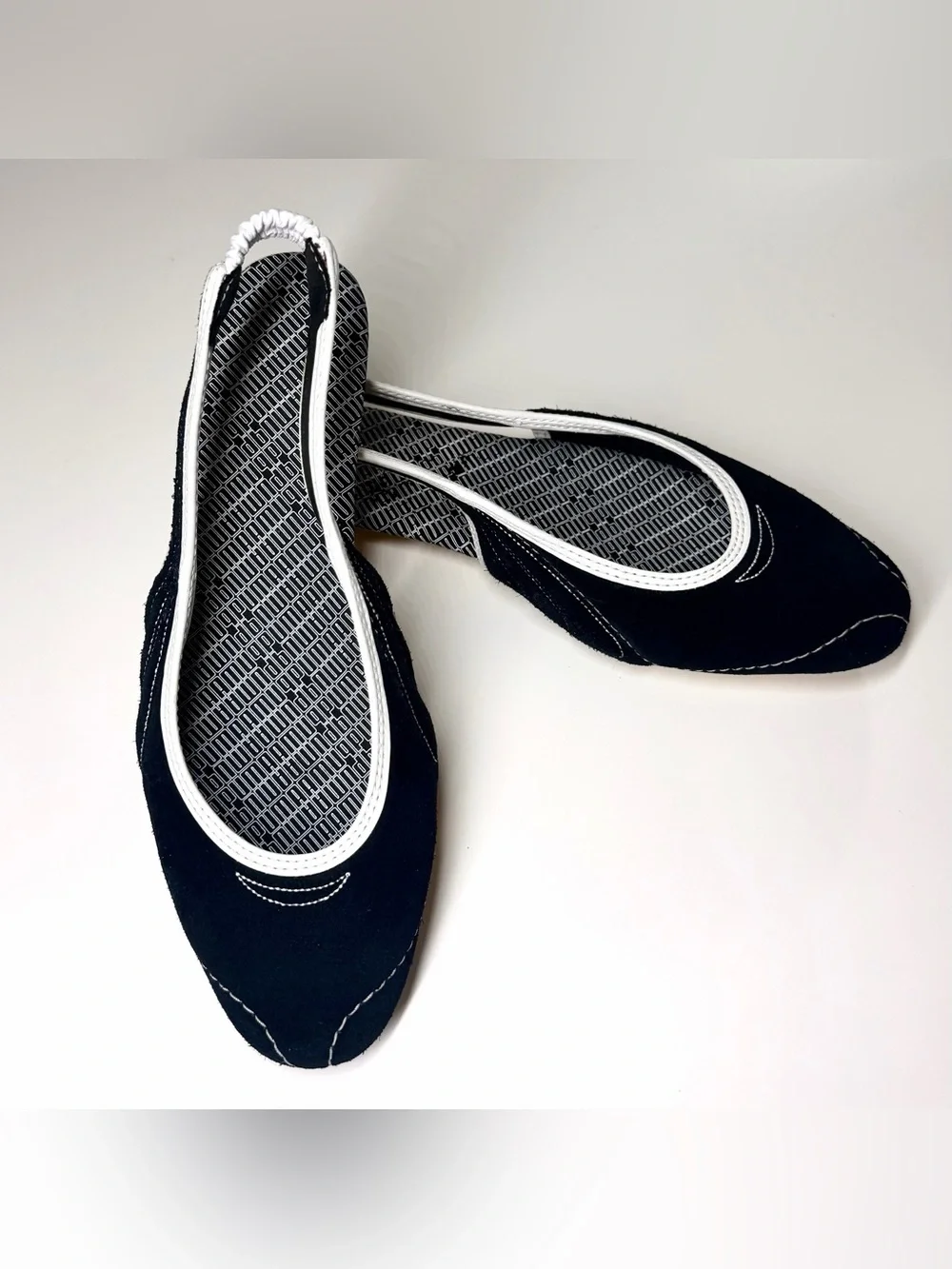 Puma Women's Slingy Black and White Slip-On Ballet Flats Sandals Size- 8